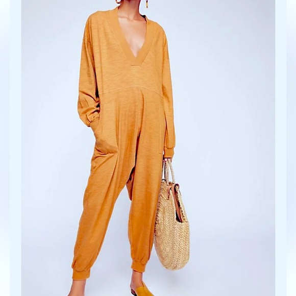 Free People Pants - FREE PEOPLE Just Because Jumpsuit V-Neck Long Sleeve Pockets Jogger Hems Size M